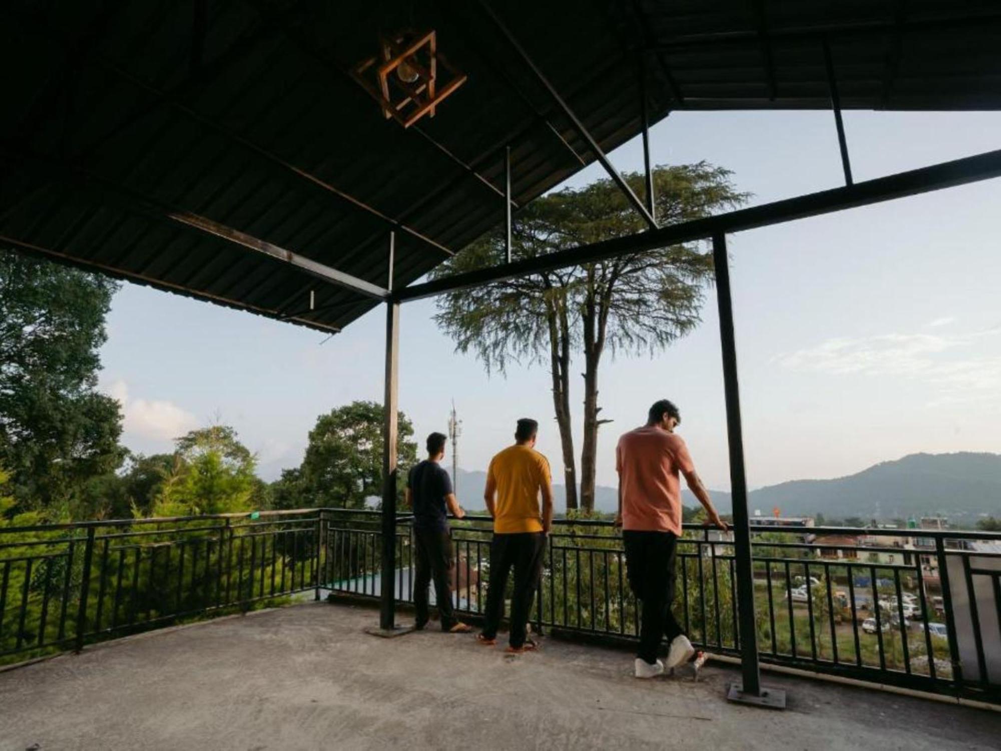 The Hosteller Bir Luaran gambar
