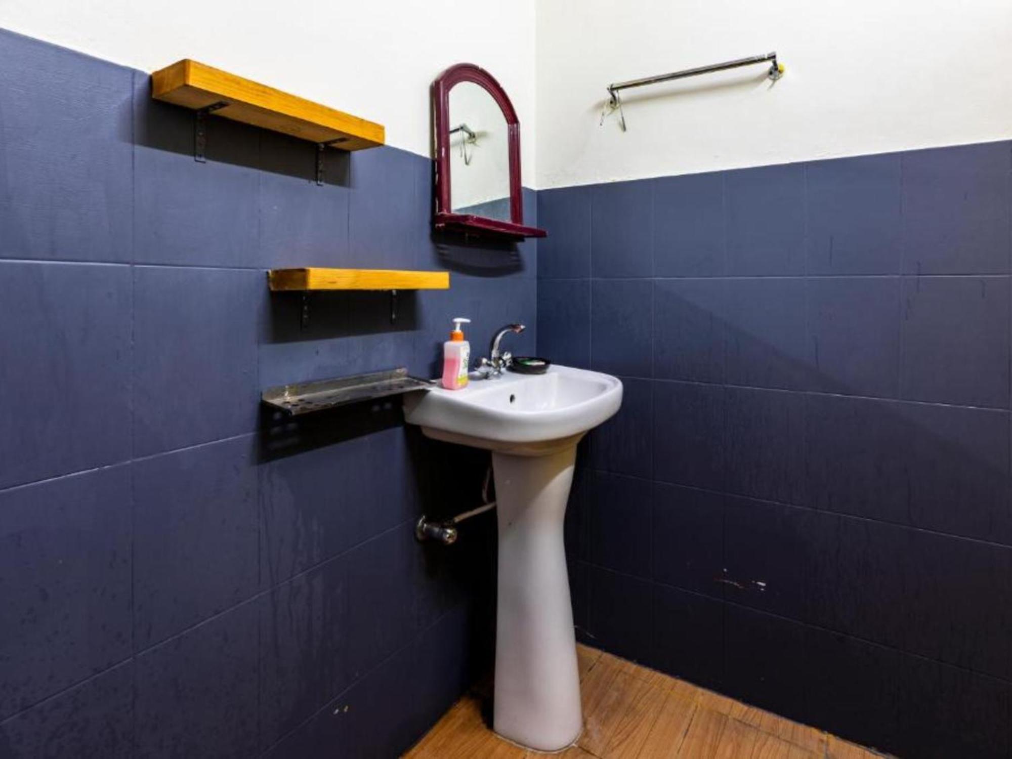 The Hosteller Bir Bilik gambar